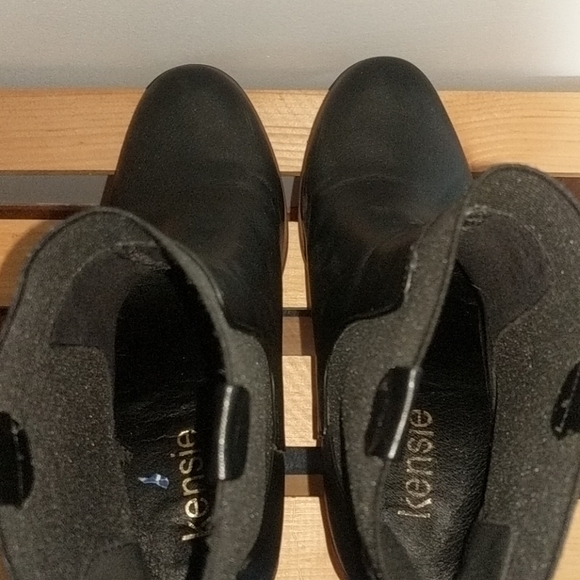 Kensie Black Chelsea Boots - Picture 3 of 10